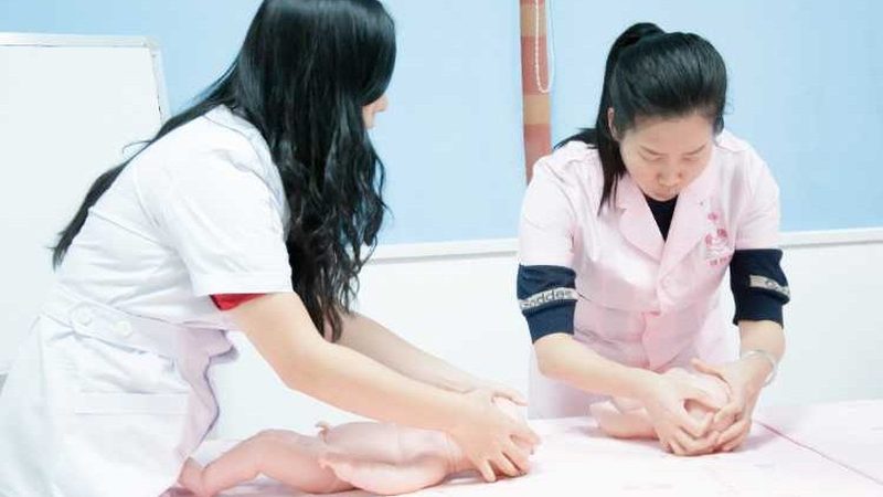 小型月子中心加盟与自营：如何选择适合自己的模式